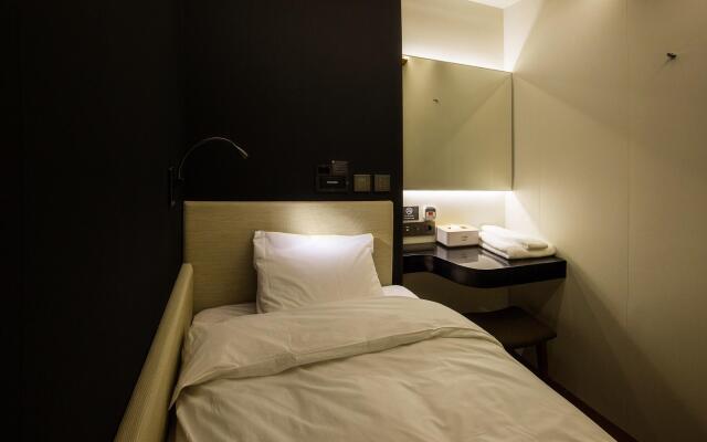 Incheon Airport Capsule Hotel DarakHyu