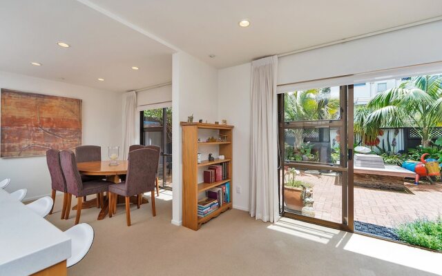 QV Spacious 190 sqm Townhouse - 647