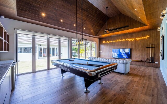 Luxury 7 Bedroom Pool Villa - WL67