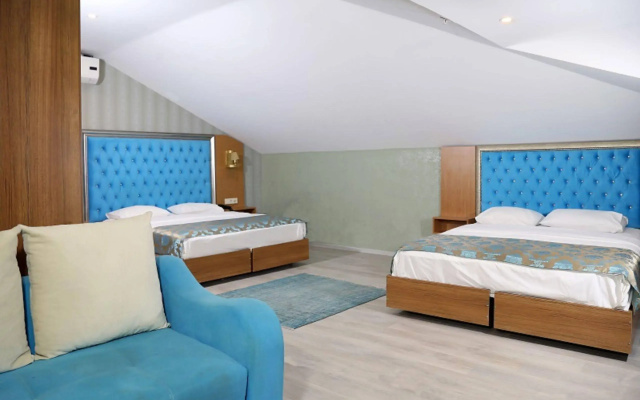 Grand Palace Hotel