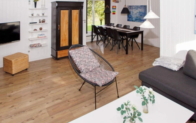 Enticing Holiday Home in Hemmet near Sea