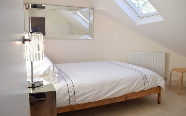 Spacious 1 Bedroom Apartment With Outdoor Terrace
