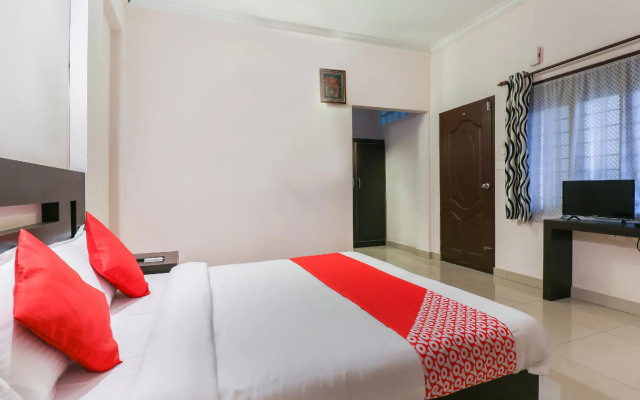 OYO 67889 Lora Residency