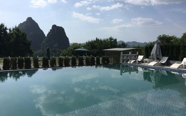 Yangshuo Mountain Top Retreat