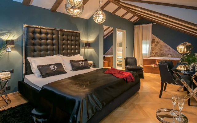 Heritage Hotel 19