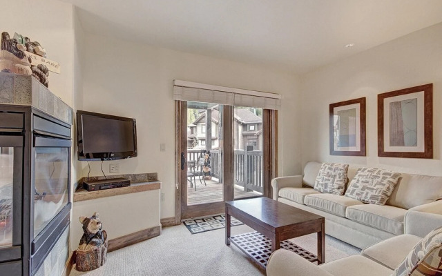 The Perfect Condo in West Village, Big Deck and next to the lift - CA1203 by RedAwning