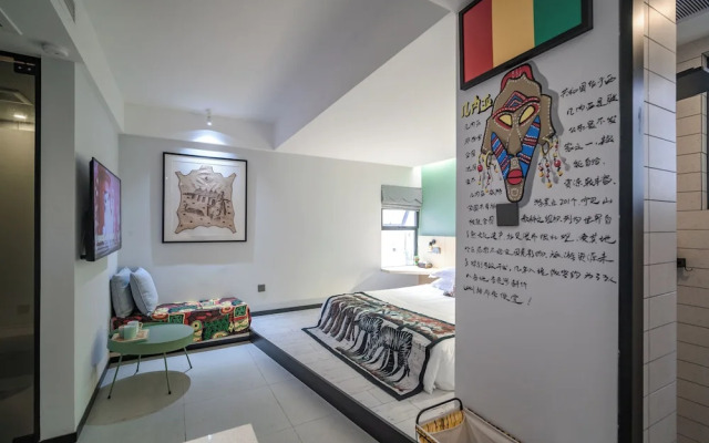 Blooming Lotus Hostel
