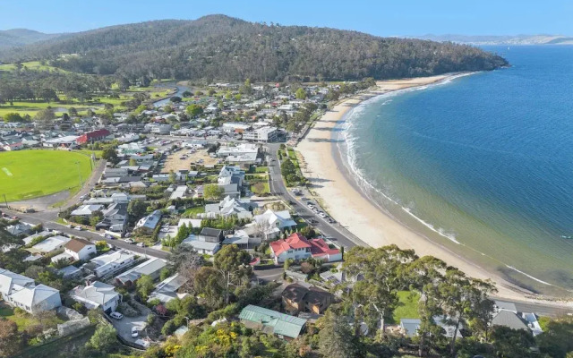Beach Haven - Gorgeous 2 Bedroom House