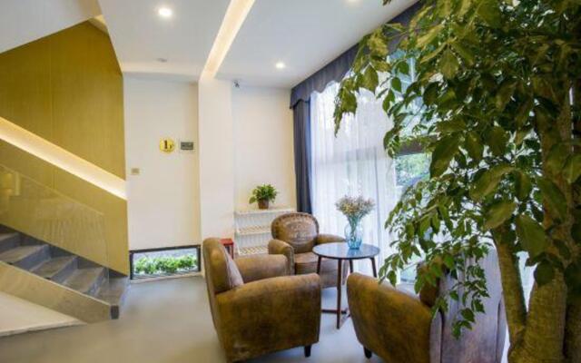 Ershixiong Inn (Zhuhai Chimelong Tourist Resort Store)