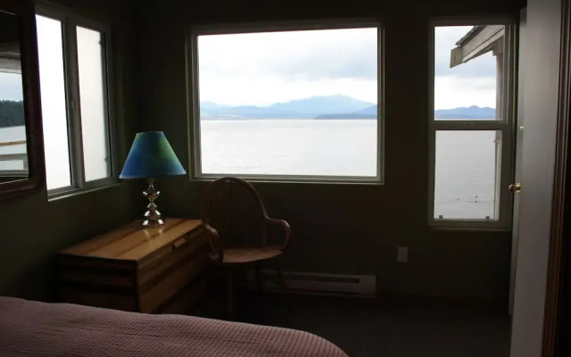 Orca Lodge
