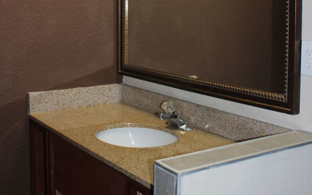Travel Inn By OYO Omaha