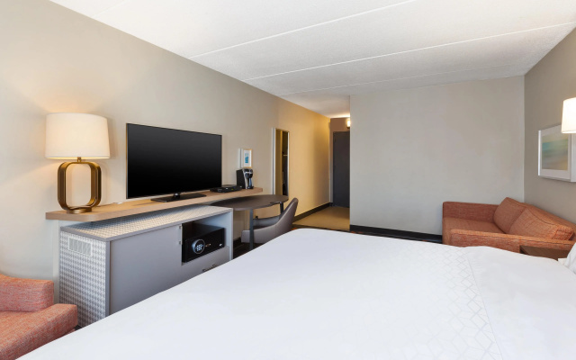 Holiday Inn Westbury - Long Island by IHG