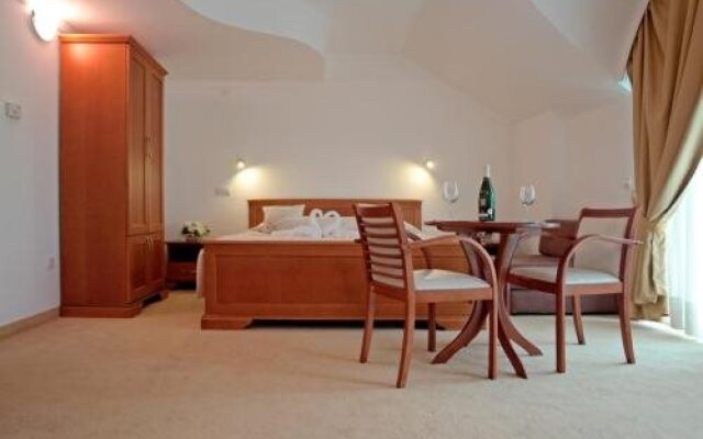Garden Hotel