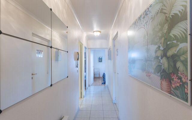 Retreat With Pool Access