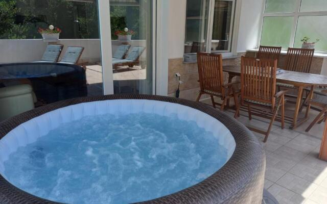 Vila Brig 108 - private swimming pool and jacuzzi