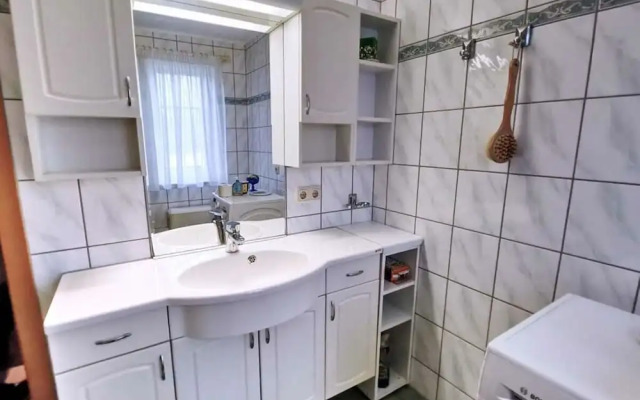 Seaman Modern Retreat