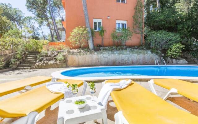 Apartment - 4 Bedrooms with Pool and Sea views - 107154