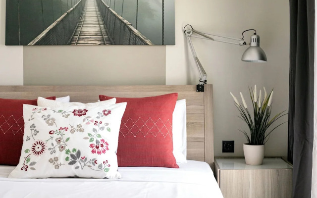 Zeni Stylish Studio W Balcony in Athens