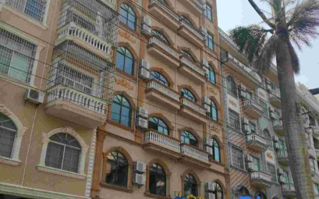 Yihua Youpin Hotel (Dongxing Port Store)