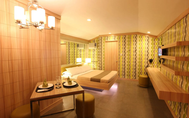 Victoria Court Escarpment - Pasig