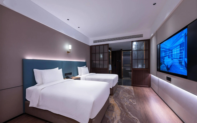 Wyndham Grand Plaza Royale Ningbo