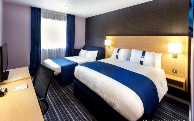 Holiday Inn Express Manchester Airport, an IHG Hotel