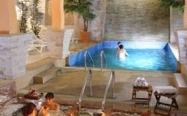 Bangkok Natural Spa Resort and Suite