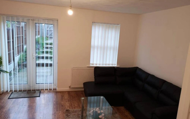 Quiet Residential Area, Within Easy Reach to Town
