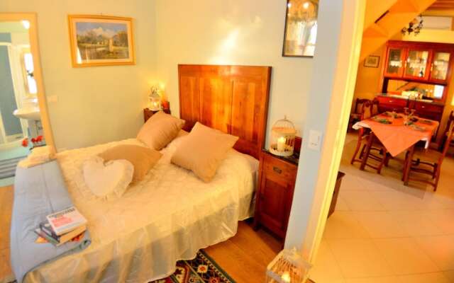 Lucca Retreat With Pool