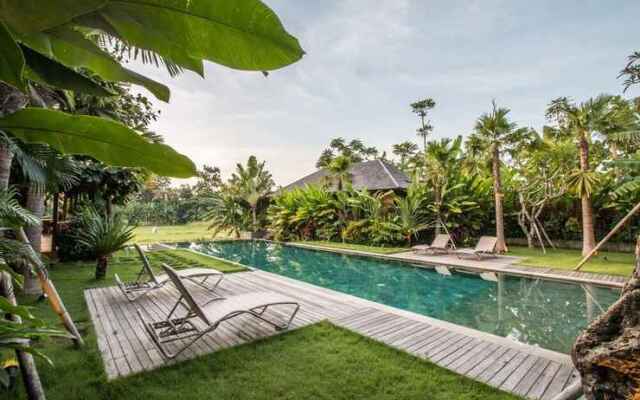 Marika Sawah 2 Villas-12Bedroom Private Pool