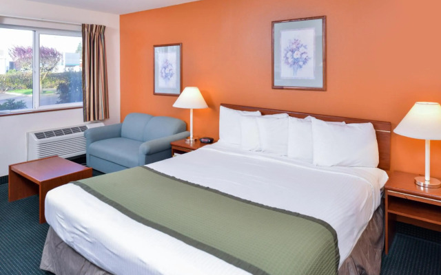 Travelodge Suites by Wyndham Newberg