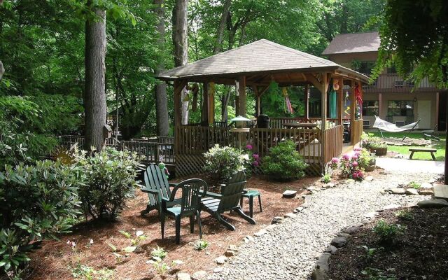 Jonathan Creek Inn and Villas