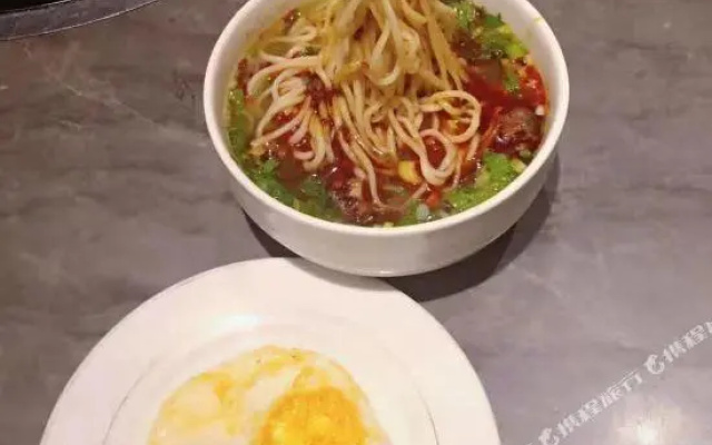 Super 8 Hotel (Lanzhou Dongfanghong Square Jingning Road)