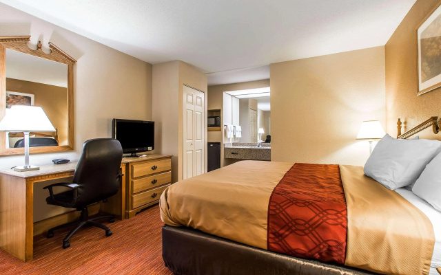 Econo Lodge Inn & Suites Huntsville University Area