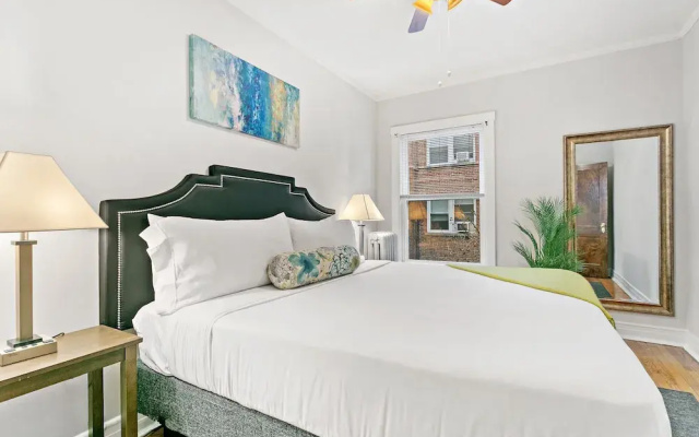 1BR Explore Town in Loyola Park