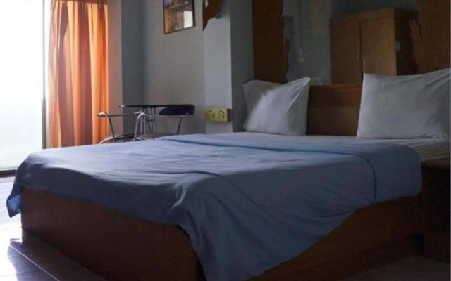 Fueang Fha Palace Hotel