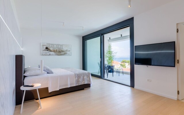 Luxury Villa Pax With Heated Infinity Pool, 8 Sleeps