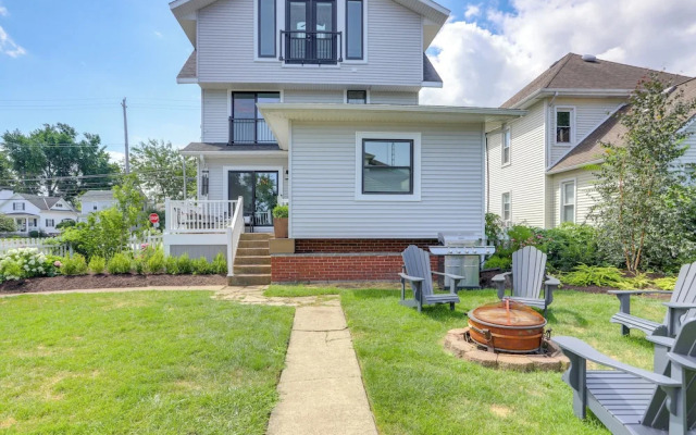 Port Clinton Home w/ Lake View - Walk to Beach!