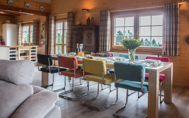 Affluent Chalet in Septon with Whirlpool, Sauna, Hot Tub