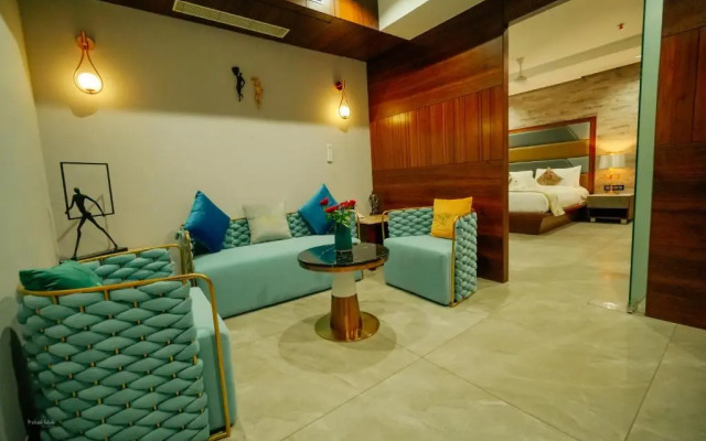 RG Exclusive Hotel-Akola