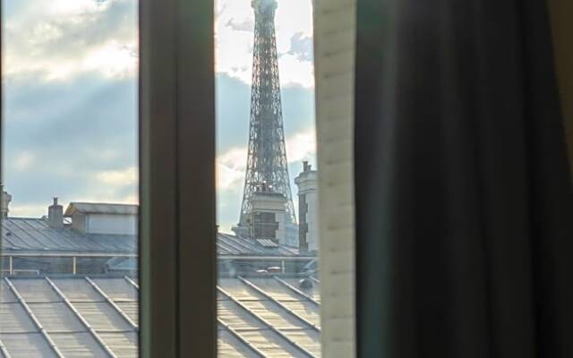 Eiffel Tower view Residence