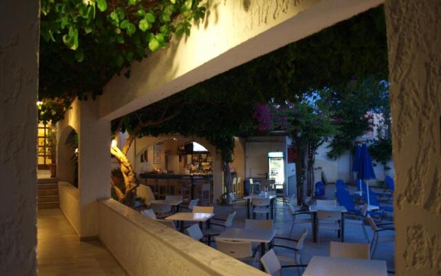 Apollon Hotel Apartments