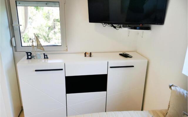 Beautiful Apartment in Utjeha With Wifi