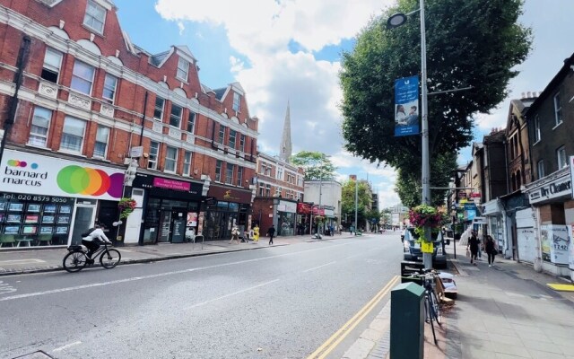 1-bed Apartment in Ealing, 3 Mins From Station