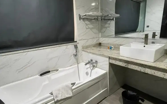 Caeser's Luxury Hotel