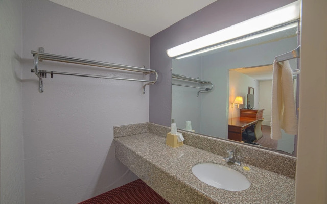 Masters Inn Selma/Smithfield I-95 By OYO