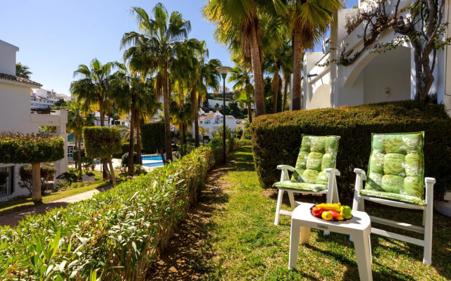 2BR Garden Apartment Albamar