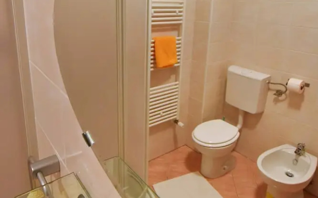 Flora - Studio Apartment