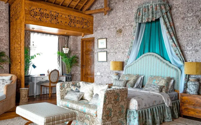 Luxurious Arakana Villa with Pool
