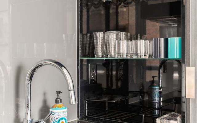 Executive 2BR Suite Financial District